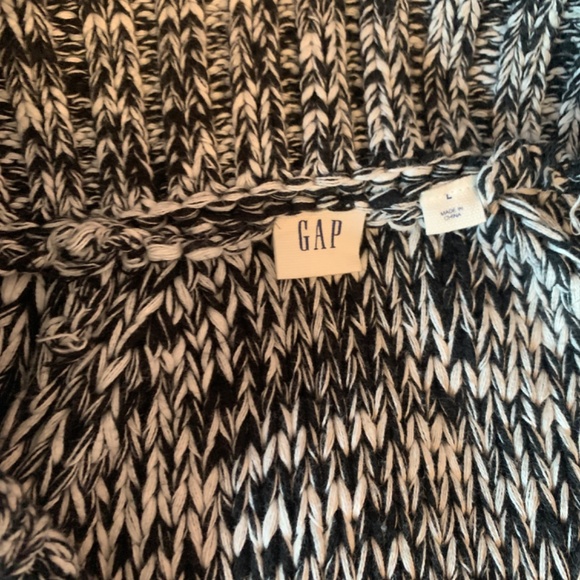 Gap black and white cardigan size large cotton tweedy weave. comfy and trendy - Picture 7 of 7